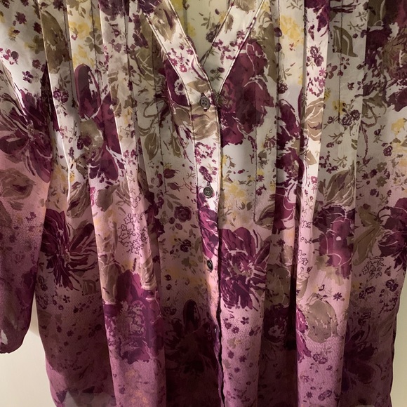 Dolled Up by Fang Sheer Purple Ombre Floral Blouse - Picture 3 of 8